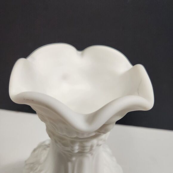 Vtg Orginal Doeskin Finish Loganberry Pattern Milk Glass Vase 10 in. - Picture 8 of 11
